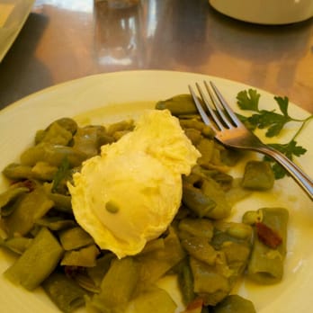 Moncho's House - Green beans in bacon grease with bacon and poached egg. - Spanish Near Me - Barcelona, B Moncho's House - Green beans in bacon grease with bacon and poached egg. - Spanish Near Me - Barcelona, B