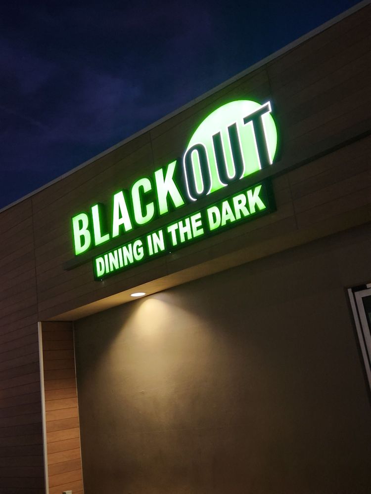 BLACKOUT Dining in the Dark