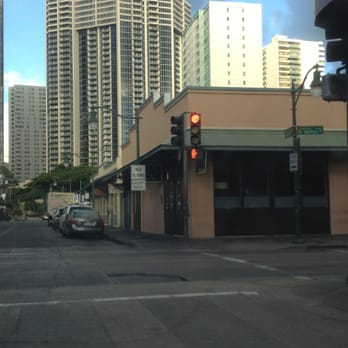 Lucky Belly - Bars Near Me - Honolulu, Hawaii