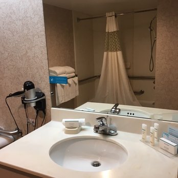 Hampton Inn Greeneville - bathroom - Hotels Near Me - Greeneville, Tennessee