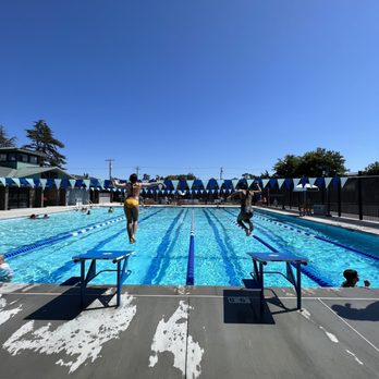 Farrelly Pool - Swimming Lessons/Schools Near Me - San Leandro, California Farrelly Pool - Swimming Lessons/Schools Near Me - San Leandro, California
