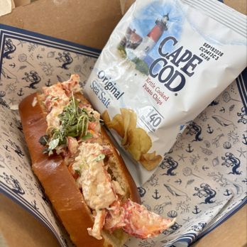Tree House Brewing - Lobster roll - Brewpubs Near Me - Sandwich, Massachusetts Tree House Brewing - Lobster roll - Brewpubs Near Me - Sandwich, Massachusetts