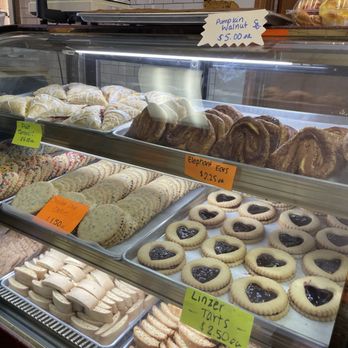 Rocco's Pastry Shop - Bakeries Near Me - Meriden, Connecticut Rocco's Pastry Shop - Bakeries Near Me - Meriden, Connecticut