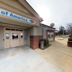 Bank of America Financial Center - Storefront