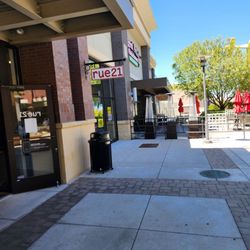 rue21 - Outside sign