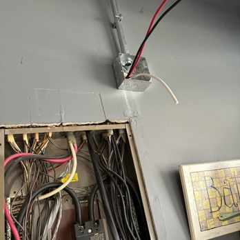 Under Dogs Electric - Electricians Near Me Under Dogs Electric - Electricians Near Me