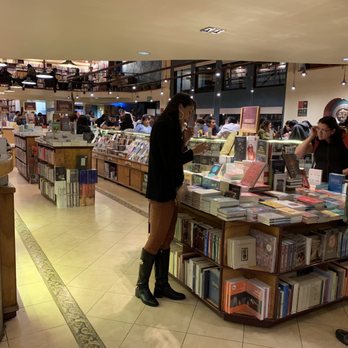 El Péndulo - Bookstores Near Me - Ciudad de México, DIF
