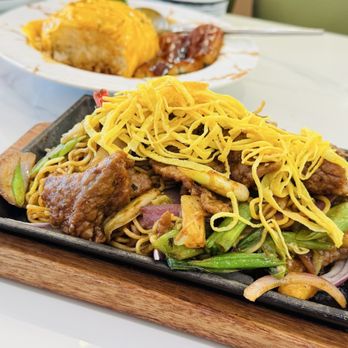 Uncle Cha Fusion Cafe - 沙茶牛肉炒一丁 Shacha sauce fried noodle with beef - Asian Fusion Near Me - Milpitas, California Uncle Cha Fusion Cafe - 沙茶牛肉炒一丁 Shacha sauce fried noodle with beef - Asian Fusion Near Me - Milpitas, California