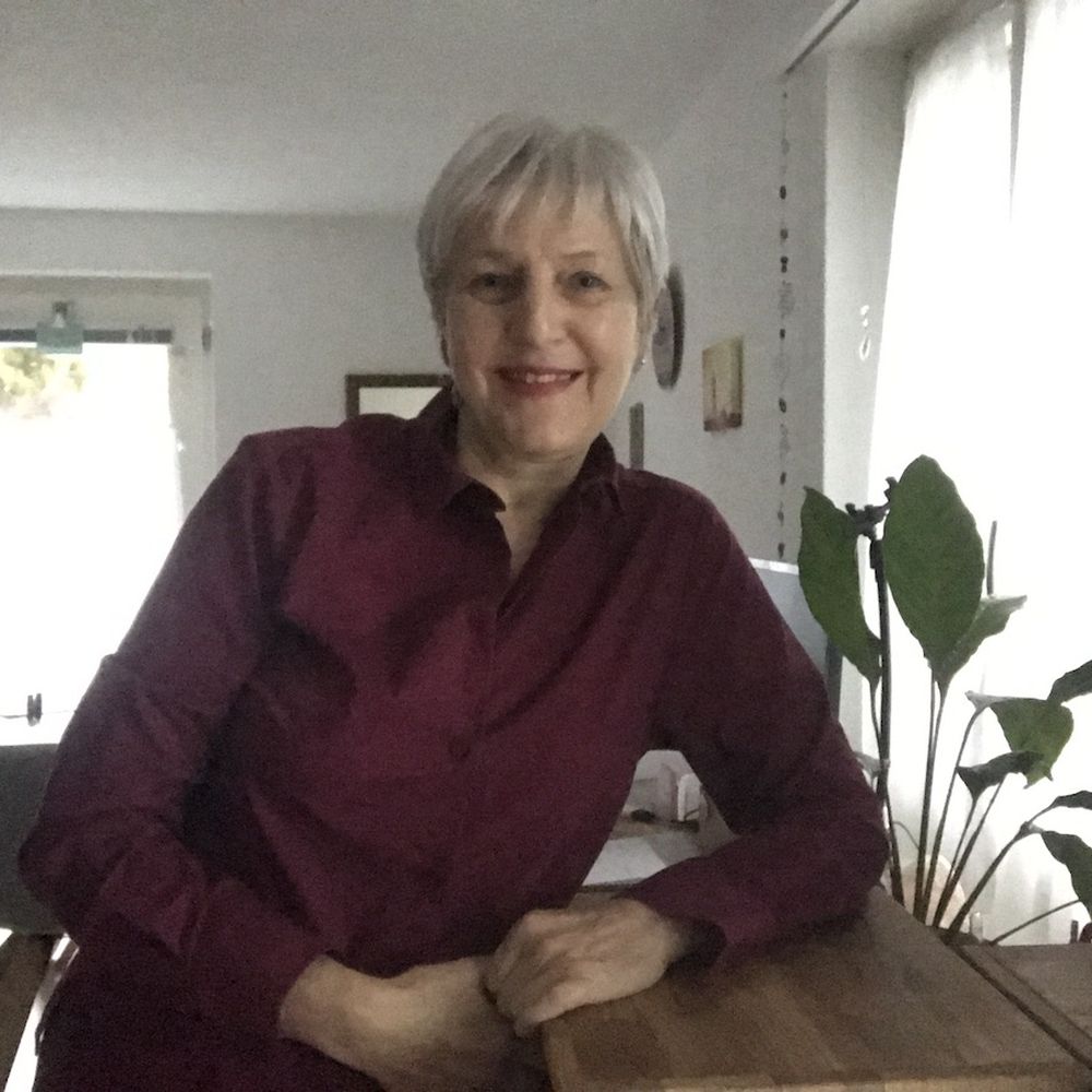 Fake Tattoos' ('Les faux tatouages') Review, image size:1000x1000