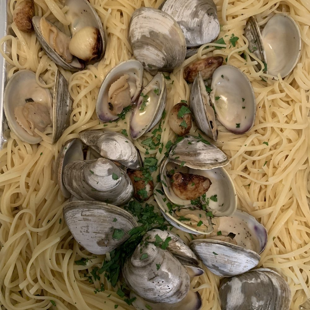 Spaghetti with white clams sauce Spaghetti with white clams sauce