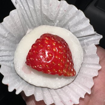 Fugetsu-Do - The strawberry red bean Mochi, one that must be consumed the same day - Candy Stores Near Me - Los Angeles, California