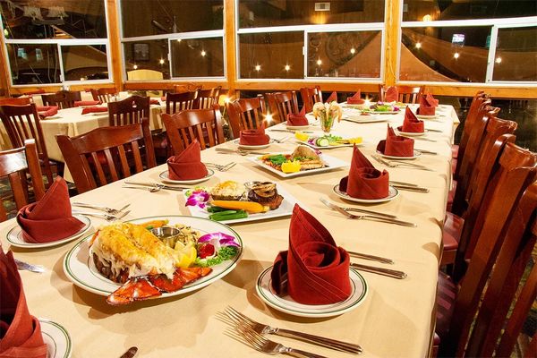 The Gateway Restaurant & Lodge by null