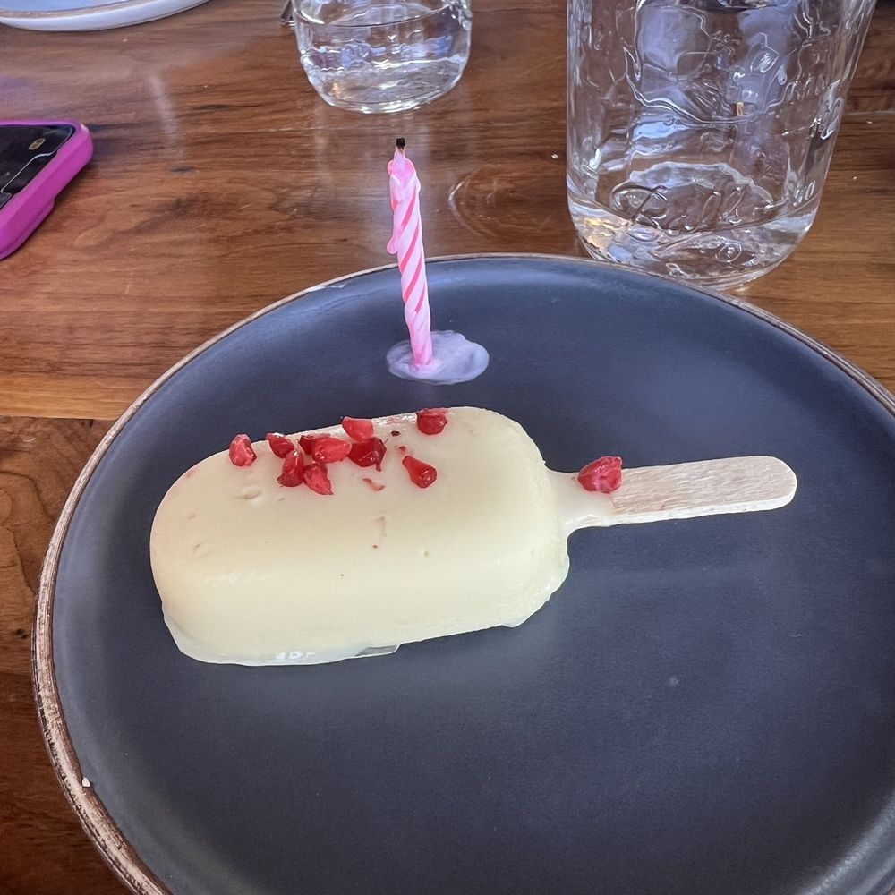 Deckman's en el Mogor - White chocolate ice cream bar for a birthday. - Modern European Near Me - San Antonio de Las Minas, BCN Deckman's en el Mogor - White chocolate ice cream bar for a birthday. - Modern European Near Me - San Antonio de Las Minas, BCN