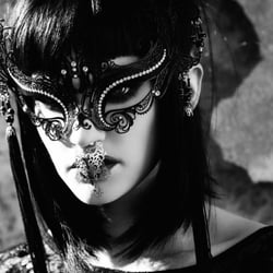 Niki Walker Salon - Factice Magazine 