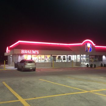 Braum's Ice Cream & Dairy Stores - car in parking lot - Ice Cream & Frozen Yogurt Near Me - Seminole, Oklahoma