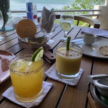 Fred's House - Start the meal with great drinks and their chef's complimentary bites' It was so good! - Seafood Near Me - Cancún, ROO Fred's House - Start the meal with great drinks and their chef's complimentary bites' It was so good! - Seafood Near Me - Cancún, ROO
