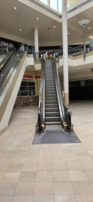 Staten Island Mall by null