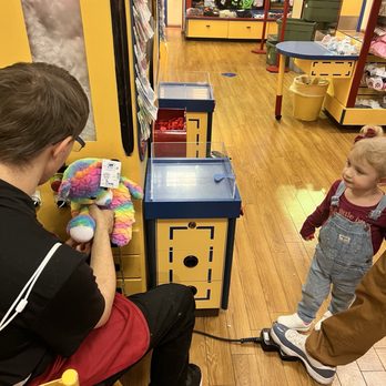 Build-A-Bear Workshop - Toy Stores Near Me - West Nyack, New York
