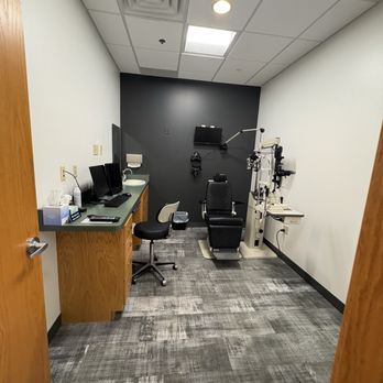 Eye Care Center - Maplewood - Treatment room - Optometrists Near Me - Maplewood, Minnesota