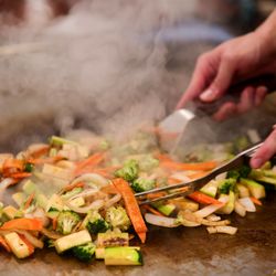 Rokbonki Japanese Steakhouse - Cooking vegetables