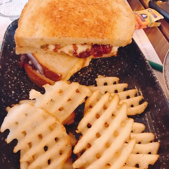 Bronson Bierhall - Grilled cheese - New American Near Me - Arlington, Virginia