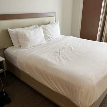 SpringHill Suites by Marriott Chicago Downtown/River North - King Bed - Hotels Near Me - Chicago, Illinois SpringHill Suites by Marriott Chicago Downtown/River North - King Bed - Hotels Near Me - Chicago, Illinois