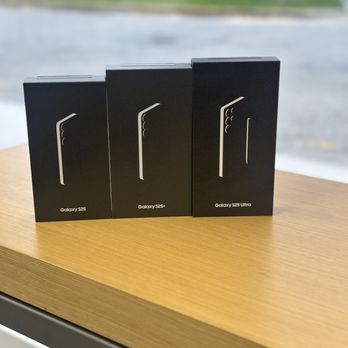Verizon - Russell Cellular - Samsung S25 series - Mobile Phones Near Me - Hauppauge, New York Verizon - Russell Cellular - Samsung S25 series - Mobile Phones Near Me - Hauppauge, New York