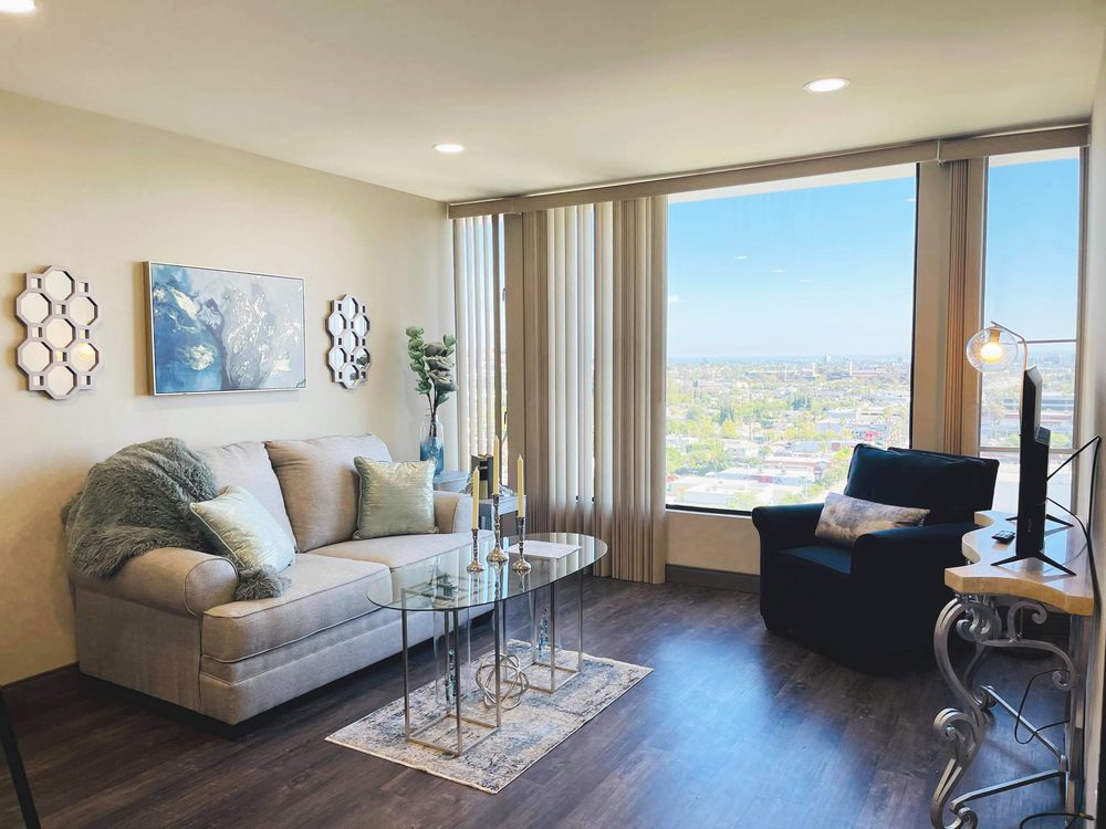 BAY TOWERS AT BIXBY KNOLLS Updated September 2024 3737 Atlantic Ave