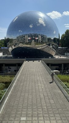 La Géode by null