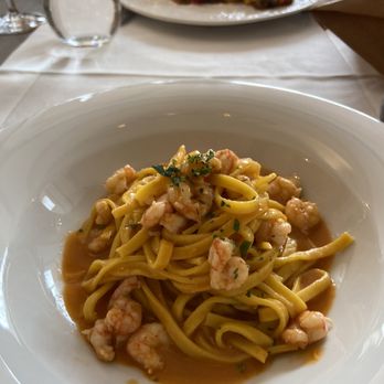 Da Vincenzo - Red shrimp pasta - Italian Near Me - Positano, SA