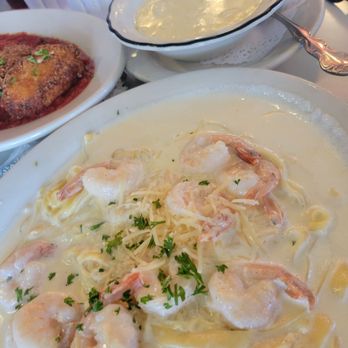 Bravo Restaurant - Fettuccine Alfredo pasta with shrimp.. extra sauce - Italian Near Me - Aiea, Hawaii Bravo Restaurant - Fettuccine Alfredo pasta with shrimp.. extra sauce - Italian Near Me - Aiea, Hawaii