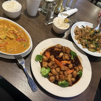 Pepper Thai - Left: Yellow Curry Middle: Sesame Chicken Right: Pad See Eiw - Thai Near Me - The Colony, Texas Pepper Thai - Left: Yellow Curry Middle: Sesame Chicken Right: Pad See Eiw - Thai Near Me - The Colony, Texas