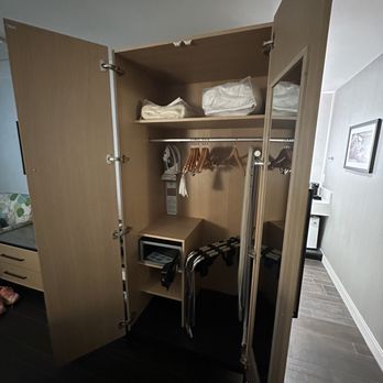 Candy Cane Inn - Closet with safe - Hotels Near Me - Anaheim, California