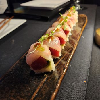 Kaviar Restaurants - Pasadena - The amberjack roll was amazing, definitely a must try. - Sushi Bars Near Me - Pasadena, California