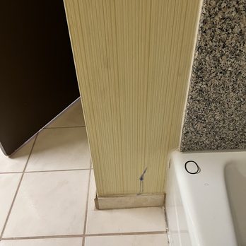 Circus Circus - Left corner of bathtub - Hotels Near Me - Las Vegas, Nevada Circus Circus - Left corner of bathtub - Hotels Near Me - Las Vegas, Nevada
