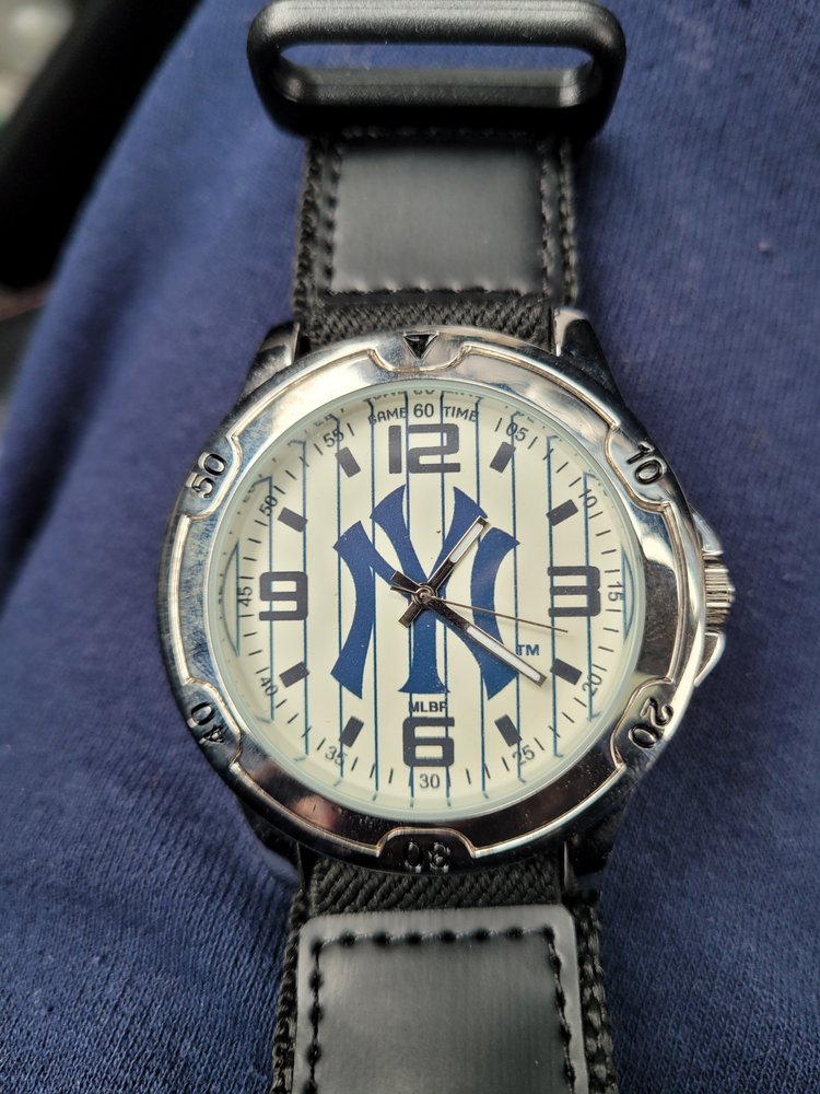 FAN TREASURES Updated July 2024 12 Photos & 10 Reviews 610 N