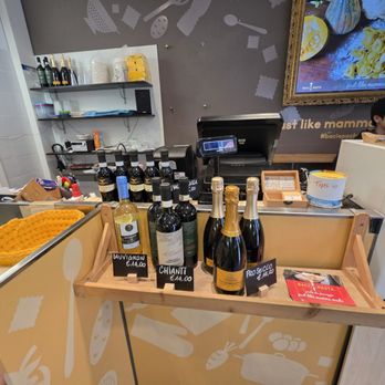 Baci & Pasta - Italian Near Me - Venezia, VE