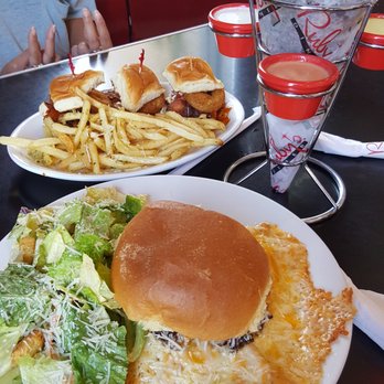 Ruby's Diner - Diners Near Me - Commerce, California
