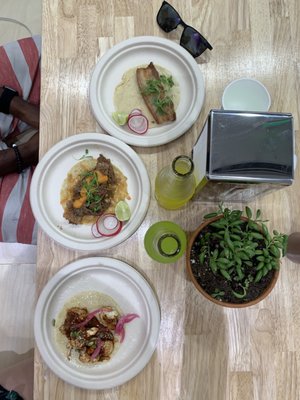 El Barrio Neighborhood Tacos by null