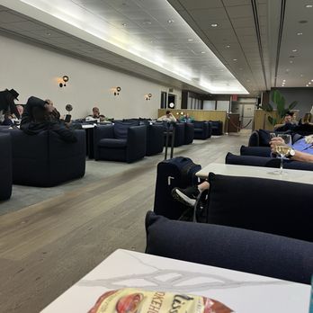 Alaska Lounge - Spacious seating area - Airport Lounges Near Me - Jamaica, New York Alaska Lounge - Spacious seating area - Airport Lounges Near Me - Jamaica, New York