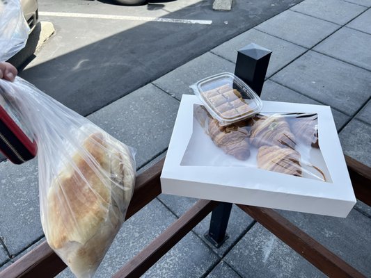 Alida's Bakery by null