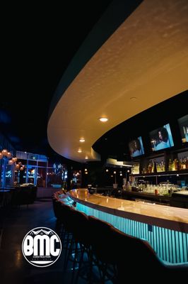 4Play Kitchen & Cocktails by null