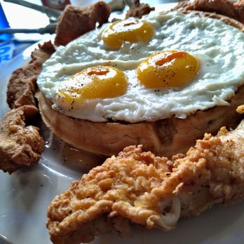 M85 Diner - Chicken Waffle n Eggs marvelous - Diners Near Me - Wyandotte, Michigan