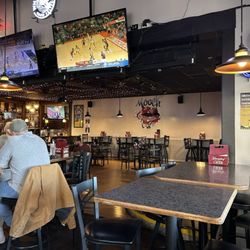 Moochies Tavern