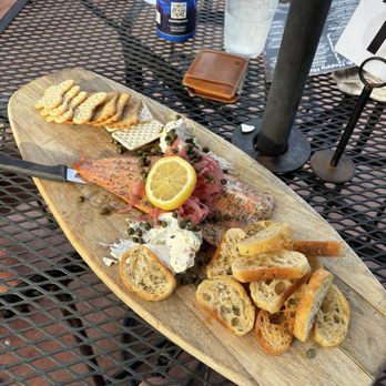 Defiance Ridge Vineyards - Smoked Trout Board: Half trout, pickled red onion, cream cheese, capers, dill, crostini, and assorted crackers. - Wineries Near Me - Defiance, Missouri