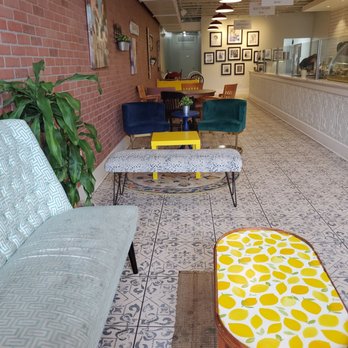 Milk Dessert Bar - Love the seating area - Desserts Near Me - Memphis, Tennessee