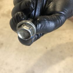 Valvoline Express Care - Stripped bolts