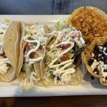 Madero Cantina Norwin - Corn (nope, didn't get what we ordered) tacos with steak, rice and black beans - Mexican Near Me - North Huntingdon, Pennsylvania Madero Cantina Norwin - Corn (nope, didn't get what we ordered) tacos with steak, rice and black beans - Mexican Near Me - North Huntingdon, Pennsylvania
