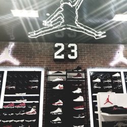 Shoe Palace