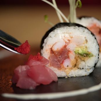 Sushi World Restaurant - FutoMaki Crevettes et Thon Rouge - Sushi Bars Near Me - Edmundston, New Brunswick Sushi World Restaurant - FutoMaki Crevettes et Thon Rouge - Sushi Bars Near Me - Edmundston, New Brunswick